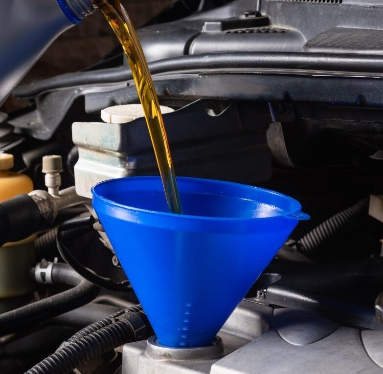 Oil change service West Bloomfield MI at The Auto Lounge